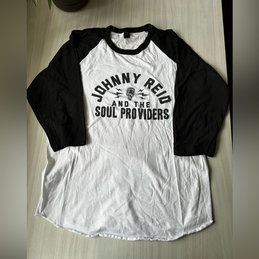 Johnny Reid concert T-shirt. Men’s size medium.
